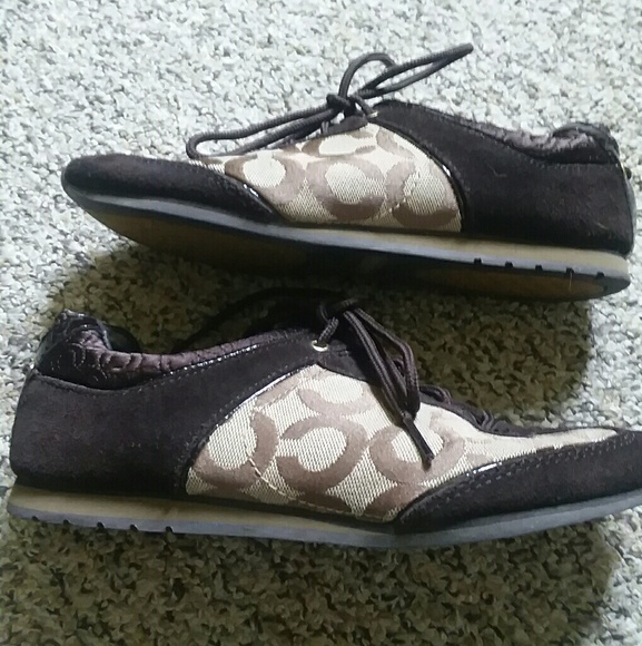 Coach Logo Kelbie Sneakers - Picture 2 of 7